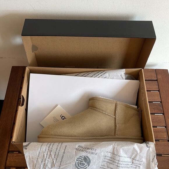 UGG Classic Ultra Mini Mustard Seed Men Size 10 - Picture 14 of 15
